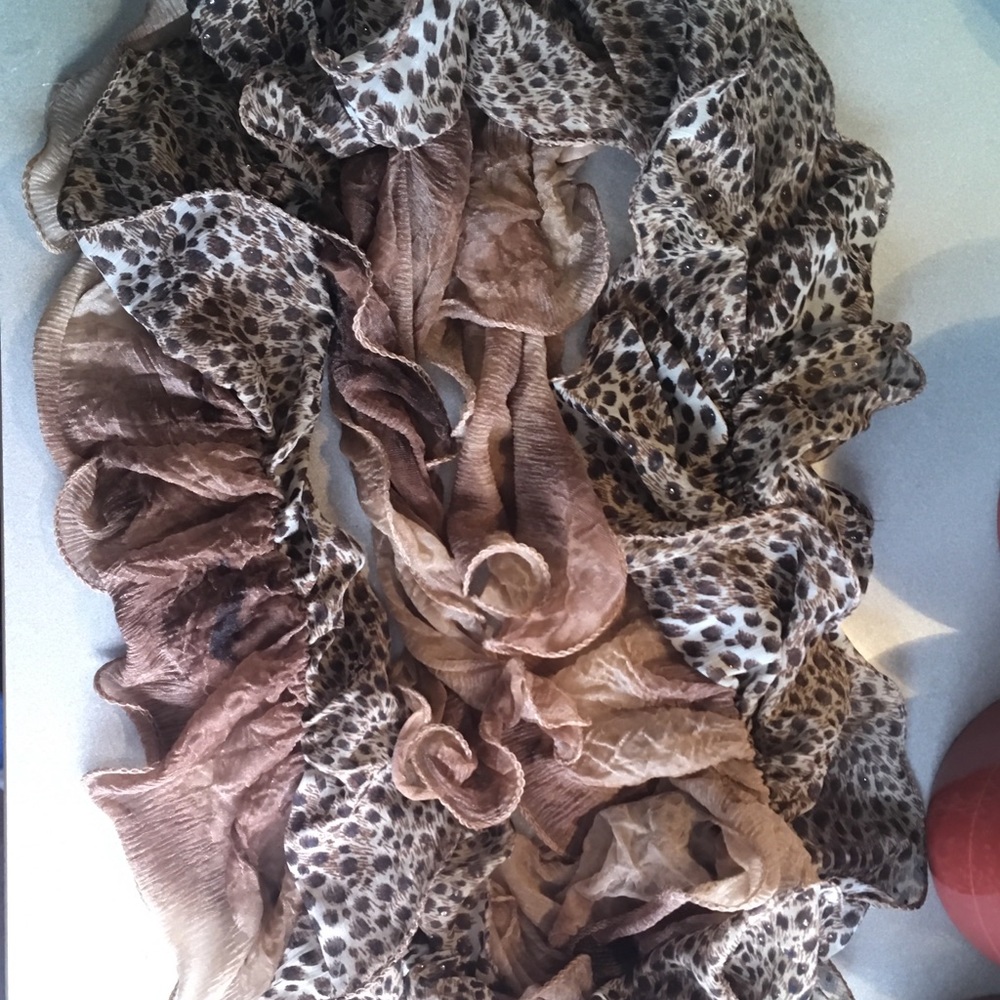 Ruffled animal print scarf